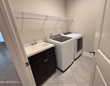 212 Willow Creek Court - Photo Thumbnail 20