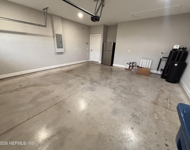 212 Willow Creek Court - Photo Thumbnail 27