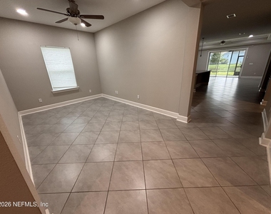 212 Willow Creek Court - Photo Thumbnail 8