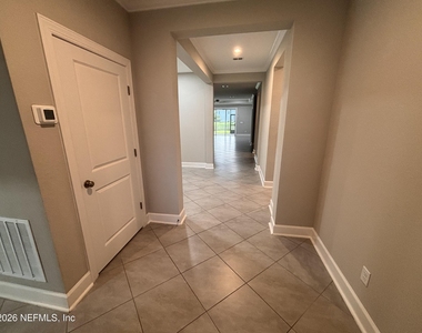 212 Willow Creek Court - Photo Thumbnail 2