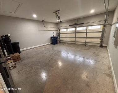 212 Willow Creek Court - Photo Thumbnail 26