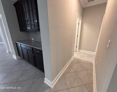 212 Willow Creek Court - Photo Thumbnail 19