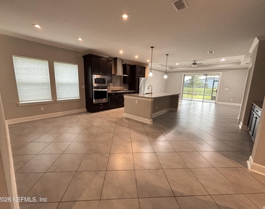 212 Willow Creek Court - Photo Thumbnail 10