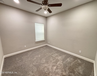 212 Willow Creek Court - Photo Thumbnail 24