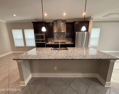 212 Willow Creek Court - Photo Thumbnail 14