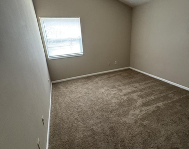 4751 San Jose Manor Drive W - Photo Thumbnail 10