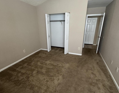 4751 San Jose Manor Drive W - Photo Thumbnail 11