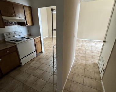 4751 San Jose Manor Drive W - Photo Thumbnail 12