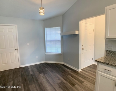 3201 Deer Creek Drive - Photo Thumbnail 4