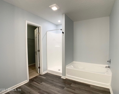 3201 Deer Creek Drive - Photo Thumbnail 19
