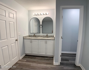 3201 Deer Creek Drive - Photo Thumbnail 18