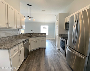 3201 Deer Creek Drive - Photo Thumbnail 7