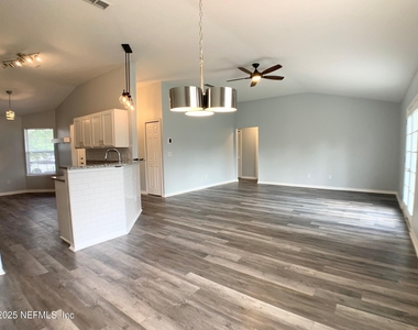 3201 Deer Creek Drive - Photo Thumbnail 12