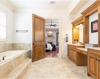 5352 Lacosta Lane - Photo Thumbnail 31
