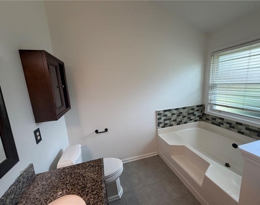 1430 Whatley Mill Circle - Photo Thumbnail 4