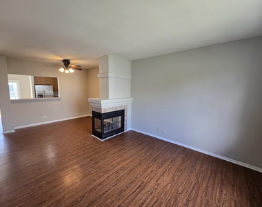 2322 Twilight Drive - Photo Thumbnail 4