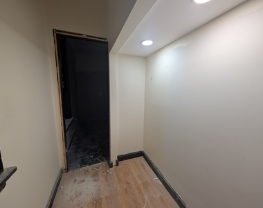 1481 W Erie Street - Photo Thumbnail 11