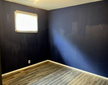 513 E Main Street - Photo Thumbnail 13