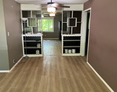 513 E Main Street - Photo Thumbnail 3