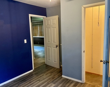 513 E Main Street - Photo Thumbnail 14