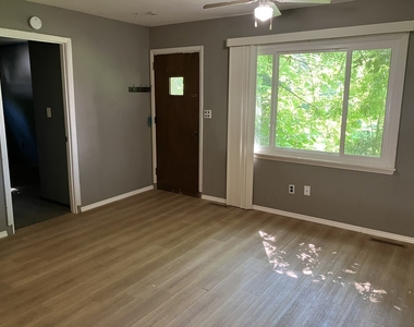 513 E Main Street - Photo Thumbnail 8