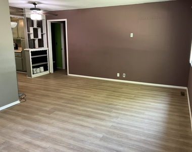 513 E Main Street - Photo Thumbnail 1