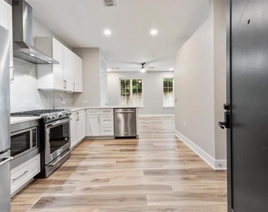 22 Airline Street Ne - Photo Thumbnail 2