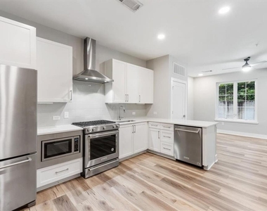 22 Airline Street Ne - Photo Thumbnail 4
