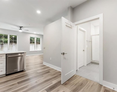 22 Airline Street Ne - Photo Thumbnail 9