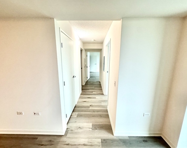9725 Woods Drive - Photo Thumbnail 9