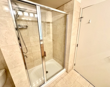 9725 Woods Drive - Photo Thumbnail 12