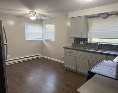 4225 Forest Avenue - Photo Thumbnail 5