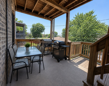 834 N Christiana Avenue - Photo Thumbnail 8
