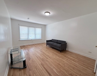 834 N Christiana Avenue - Photo Thumbnail 4