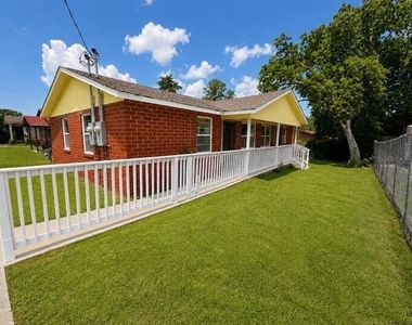 767 Lilly Avenue - Photo Thumbnail 7
