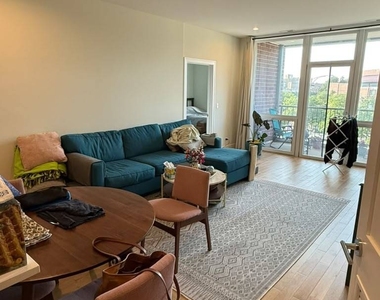 2105 W Caton Street - Photo Thumbnail 2