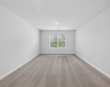 7566 Jennadee Drive - Photo Thumbnail 12