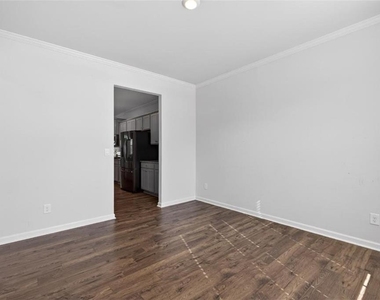 7566 Jennadee Drive - Photo Thumbnail 7