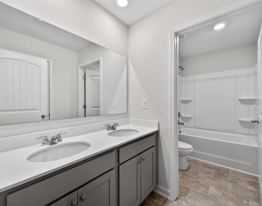 7566 Jennadee Drive - Photo Thumbnail 24