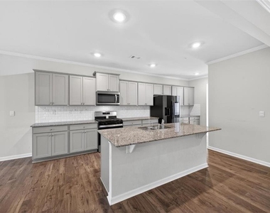7566 Jennadee Drive - Photo Thumbnail 5