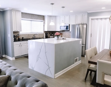 1828 Wildberry Drive - Photo Thumbnail 3