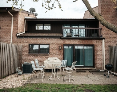 1828 Wildberry Drive - Photo Thumbnail 15