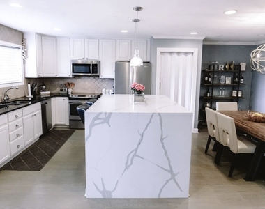 1828 Wildberry Drive - Photo Thumbnail 4