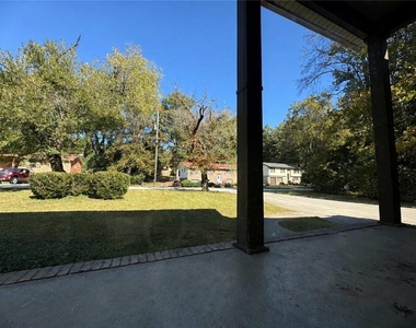 3915 Emerald North Drive - Photo Thumbnail 2