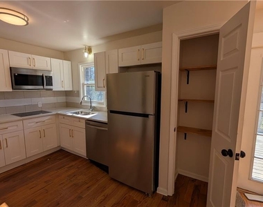 3915 Emerald North Drive - Photo Thumbnail 5