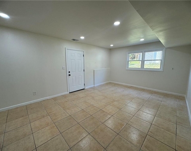 3915 Emerald North Drive - Photo Thumbnail 28