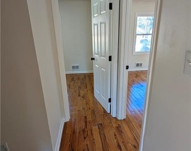 3915 Emerald North Drive - Photo Thumbnail 16