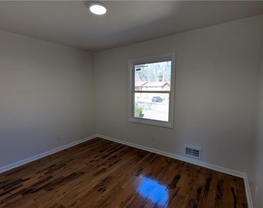 3915 Emerald North Drive - Photo Thumbnail 21