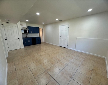 3915 Emerald North Drive - Photo Thumbnail 27
