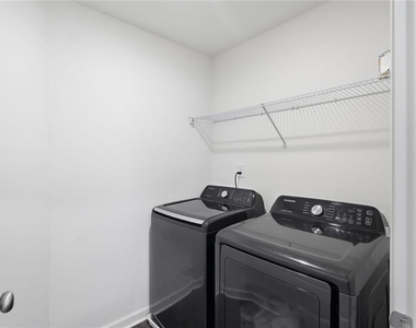 586 Morrow Lane Sw - Photo Thumbnail 24